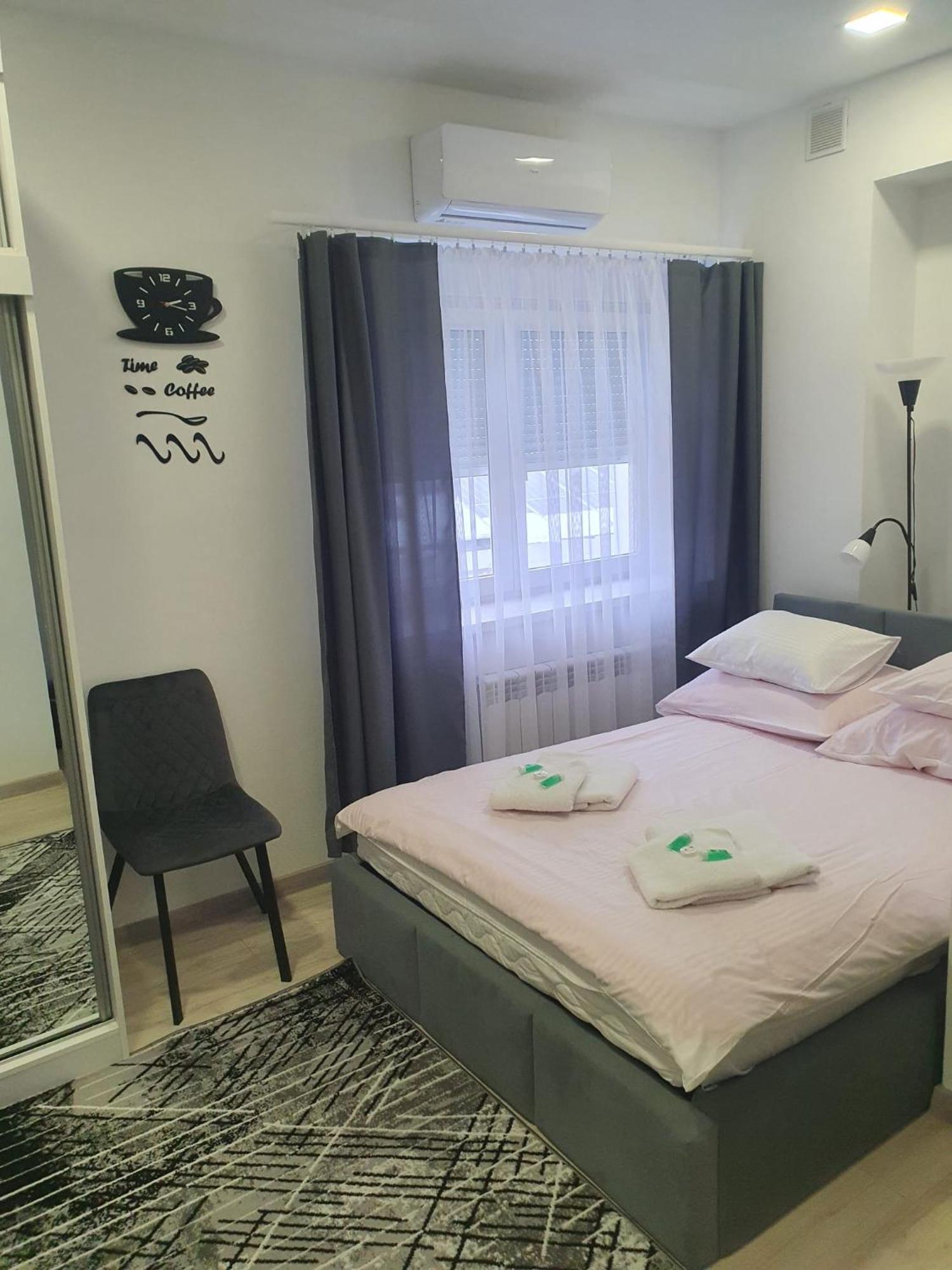 Comfort Stay, Ev, Parking ブンツラウ エクステリア 写真