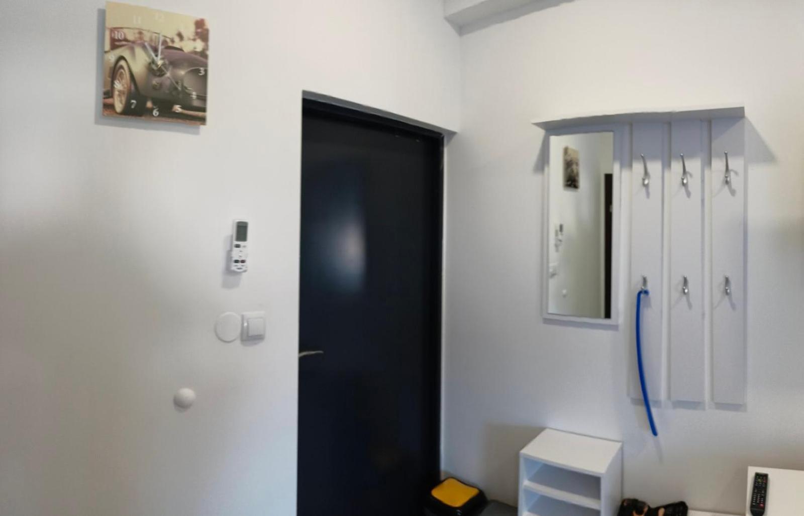 Comfort Stay, Ev, Parking ブンツラウ エクステリア 写真